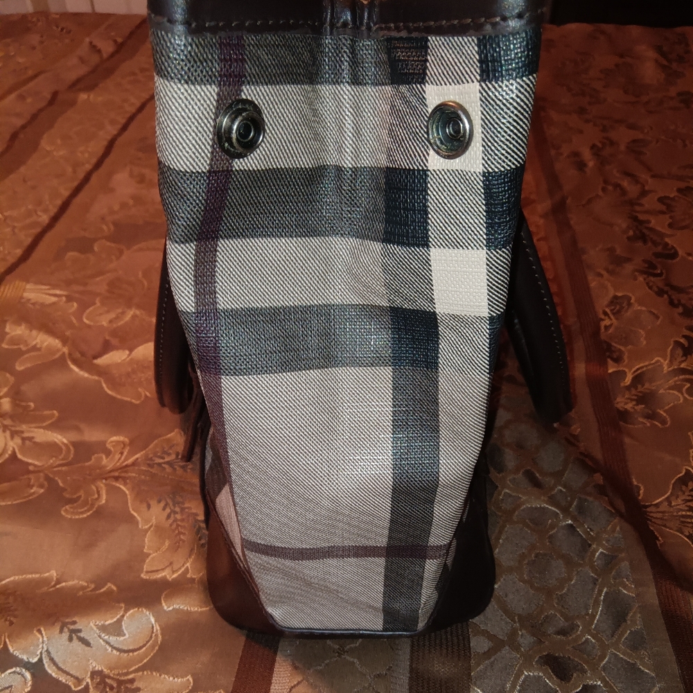 BURBERRY BAG ๐ - Picture 7 of 16